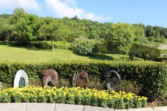 CC网投小型艺术雕塑葬：让生命以美学姿态归于自然